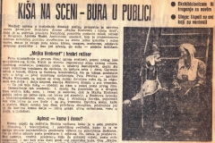 SUBOTICKE_NOVINE-07111975-BELESKA-NARODNO_POZORISTE_U_SUBOTICI-MAJKA_HRABROST_I_NJENA_DECA-LJUBISA_RISTIC-JELKA_ASIC-DOBRICA_STEFANOVIC-SNEZANA_BECAREVIC-1-2